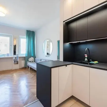 Apartment Cutest With Location *